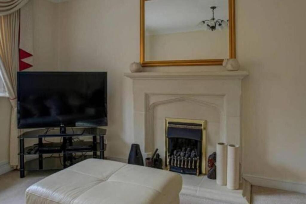 Luxury 4 Bedroom House Manchester Extérieur photo